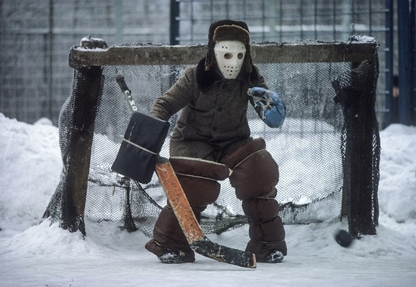 7. Примерно так выглядела будущая звезда советского хоккея: