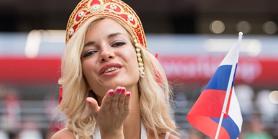 Кокошники, шапки-ушанки и боярские кафтаны: как русские фанаты перещеголяли всех на ЧМ-2018