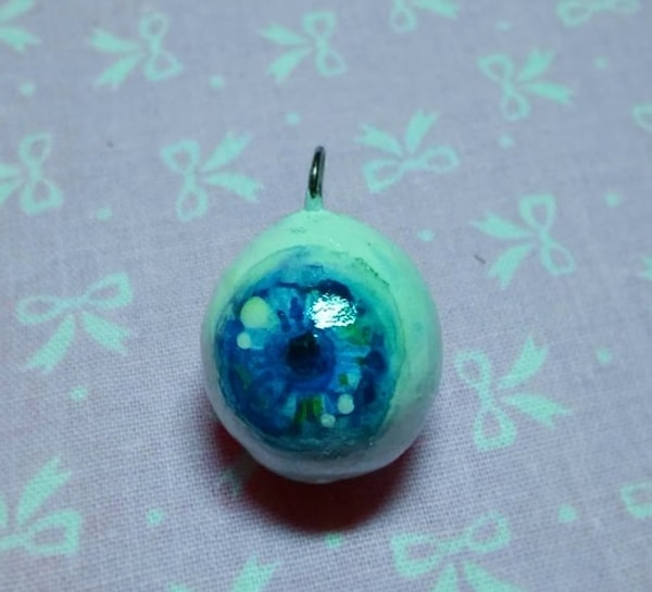 11. А подвеску в виде глаза?