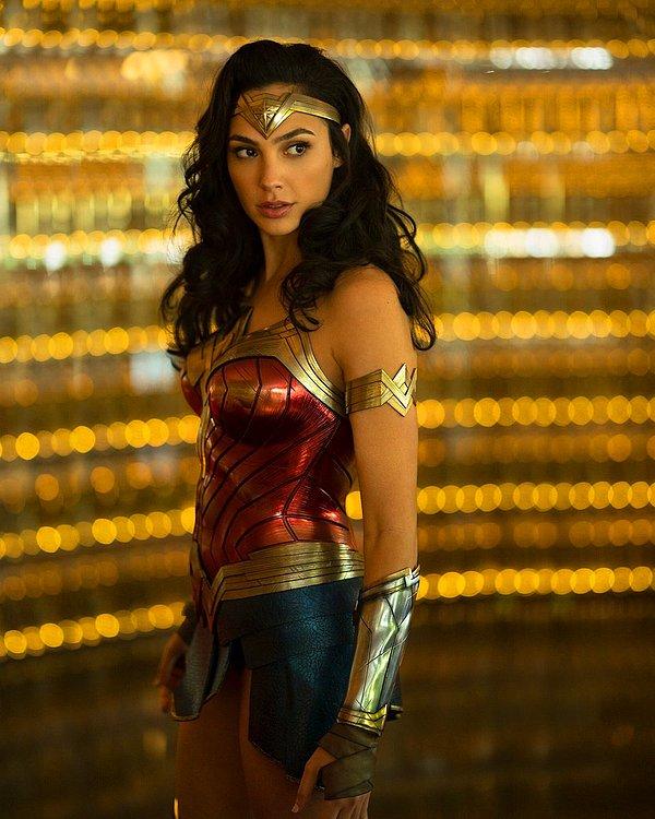 8. Wonder Woman 2 filminden ilk set fotoğrafları ve kareler gelmeye başladı.