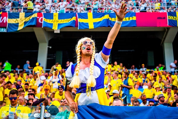 5. Бесспорно, самые яркие фанаты в Нижнем Новгороде - это шведы! Недаром команда этой страны обыграла Корею со счётом 1:0!