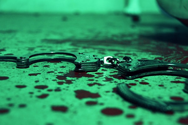 3. Если вам незнаком принцип квест-румов, то суть в том, что вас с вашими друзьями запирают в комнате на определенное время, а вы должны найти подсказки, которые помогут вам из нее выбраться.