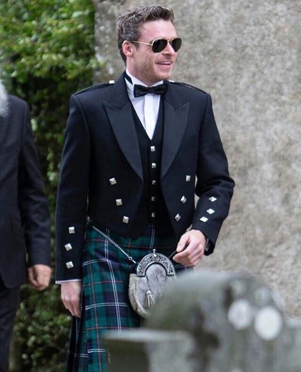 11. Также был замечен экранный брат жениха - Ричард Мэдден