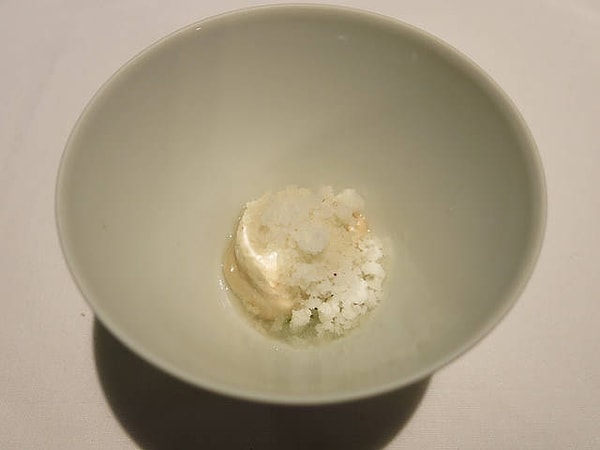 10. Устрицы с вербеной, зеленым яблоком и седумом