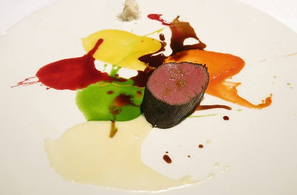 8. А это не кусок сосиски, а телятина