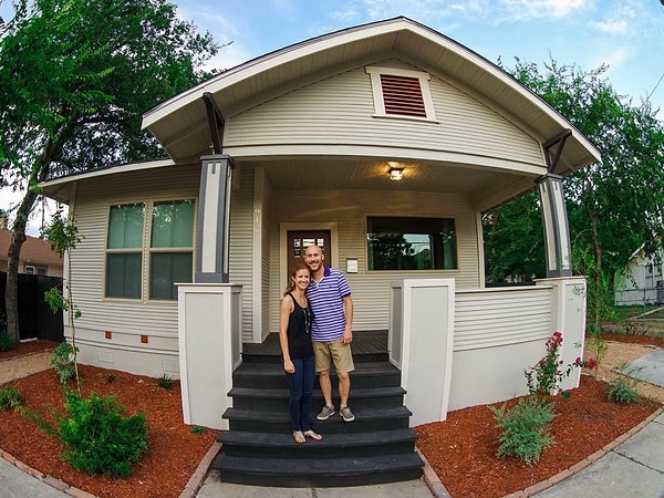 10. Если вы съезжаетесь, чтобы "проверить отношения", вы, скорее всего, не так уж уверены в партнере