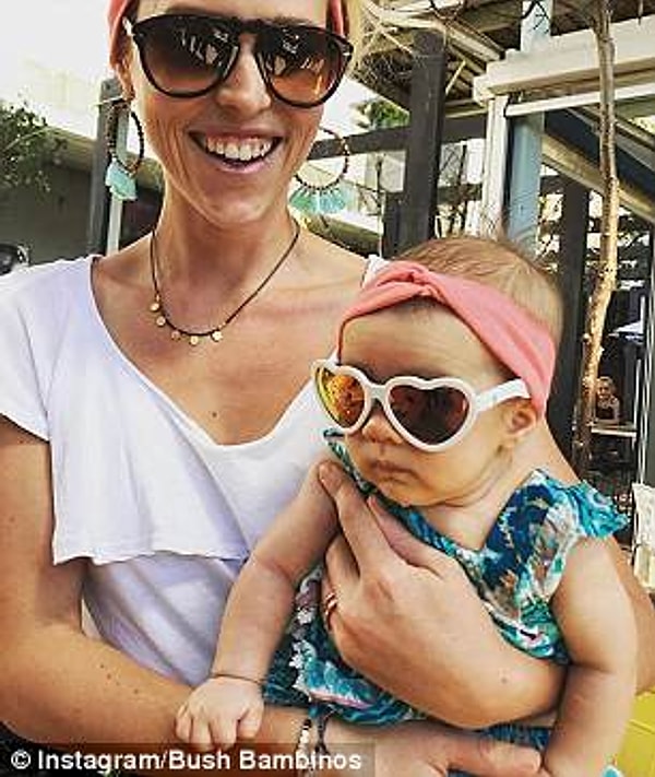 За последние 8 месяцев единственной проблемой стало то, что волосы стали немного жирными у корней.