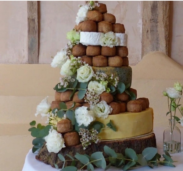 10. Пирог из сыра и свинины