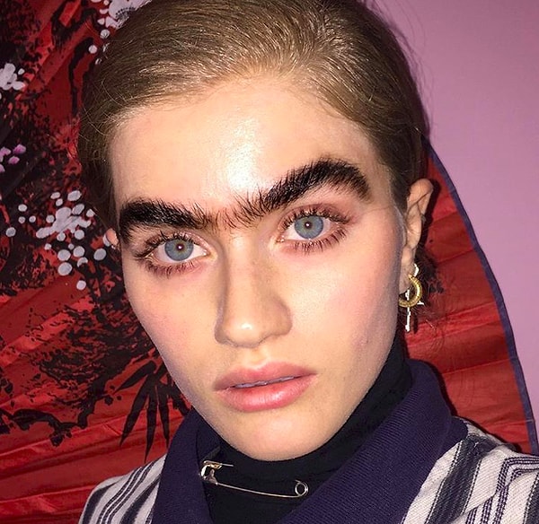 3. Трендсеттером в этом случае стала модель с острова Кипр Софья Хаджипантели.