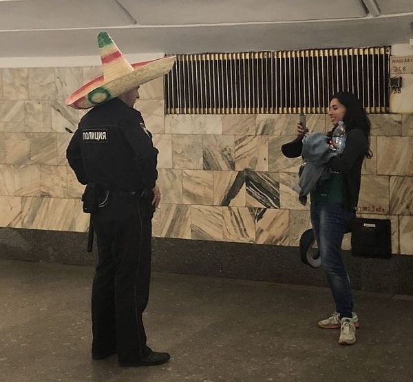 1. И твоя большая сомбреро...