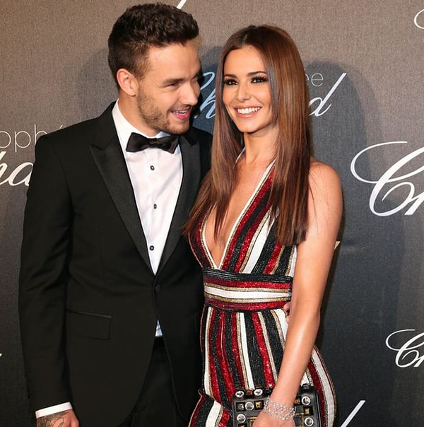 1. 35-летняя Шерил Коул и 24-летний Лиам Пейн официально подтвердили слухи о том, что их пара распалась.