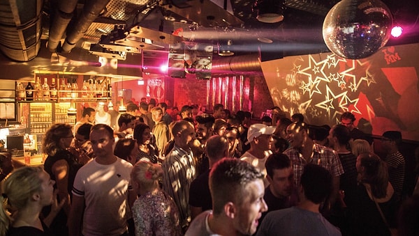 Кроме того, согласно последним данным, этот город отличается своими свободными "нравами": приезжайте, вас примут таким, какой вы есть.