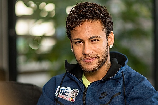 21. Не так давно Неймар заявил, что он лучший футболист в мире.