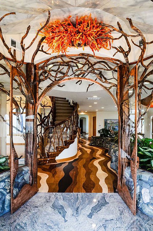 4. Все эти извивающиеся детали придают интерьеру дома иллюзию плавности.