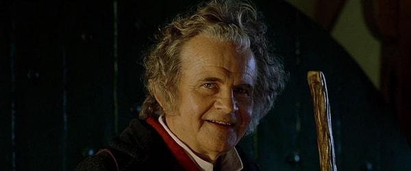 4. Bilbo Baggins karakterini hangi sanatçımız seslendiriyor?