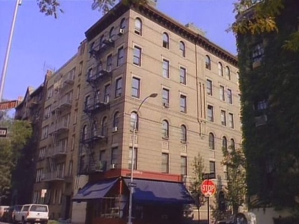 4. Действие какого сериала проходило в этом доме?