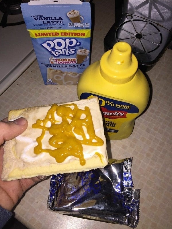 7. Фууу... Разве можно есть горчицу со всем подряд? 😔😔