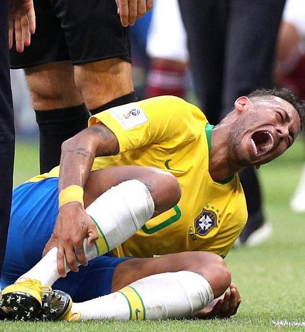 8. Как реагирует на критику сам Неймар?