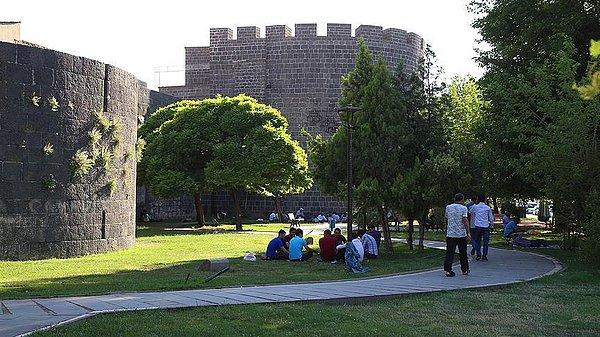 14. Diyarbakır Kalesi ve Surları | (2015)