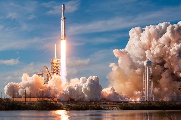 9. У концерна есть планы на производство собственной ракеты.