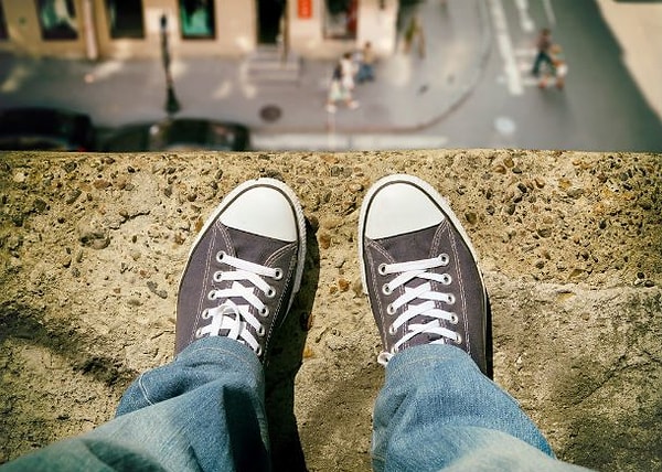 14. "После того, как я прочитал своему 6-летнему ребенку сказку на ночь, он сказал: "Когда наступит конец света, я заберусь на крышу. Там я открою рот и покину свое тело."