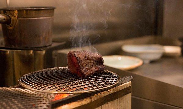 13. Bifteğin nasıl hazırlandığı bir sır olsa da pişirimi ve sunumuyla ilgili birkaç ipucu var.