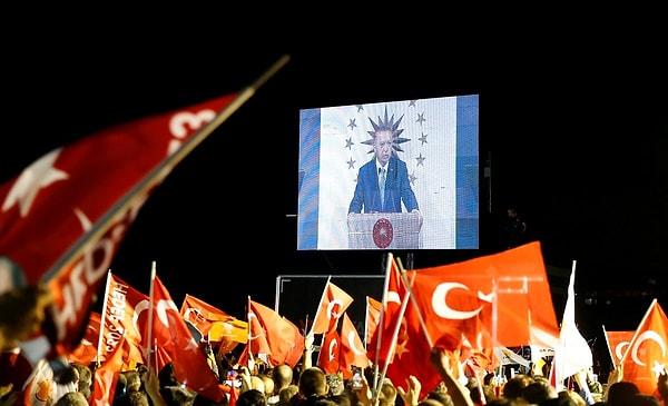 42. 24 Haziran | Yeni sistemin ilk lideri Recep Tayyip Erdoğan oldu.