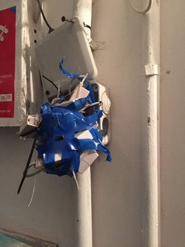 8. Когда электрик рукопоп...