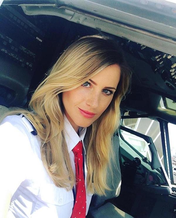 Instagram paylaşımları ile adeta bir model haline gelen, dünya turu yapan İsveçli pilot ile tanışın!