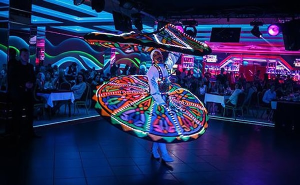 7. Как называется знаменитый египетский танец с юбками, исполняемый только мужчинами?