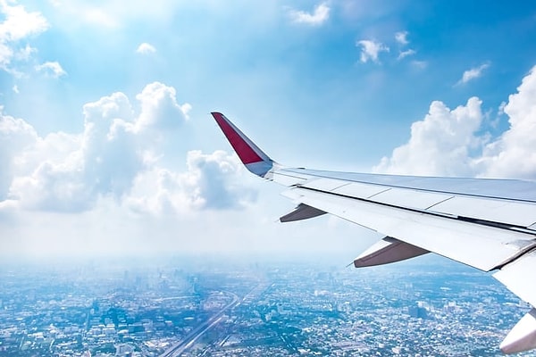 16. Как часто вы делаете фото через иллюминатор самолёта?