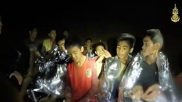 1. Tayland'da çocukların mağarada mahsur kalması hikâyesi, bir Hollywood yapım şirketi tarafından filmleştirilecek.