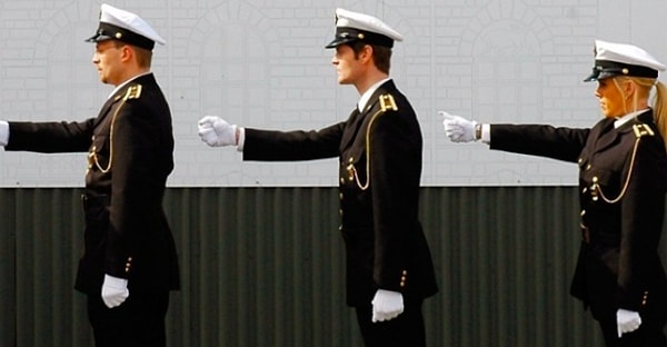 13. Эти красавчики откуда?