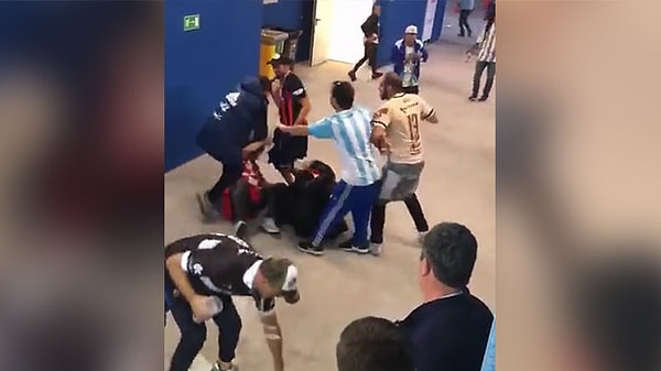 4. Толпой на одного