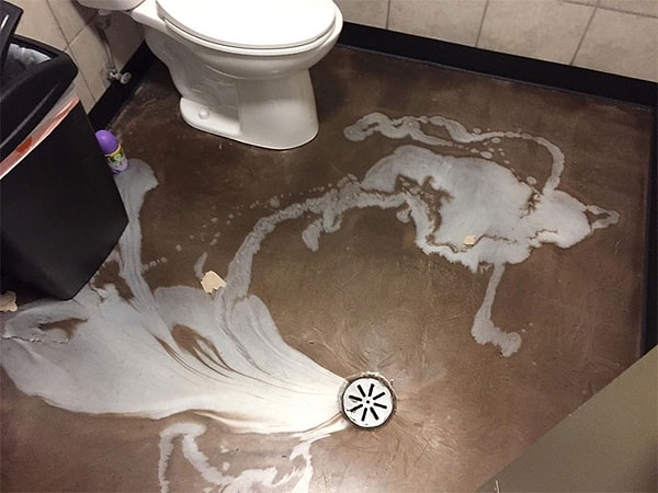 16. Это не грязь, если что... Это мраморный пол