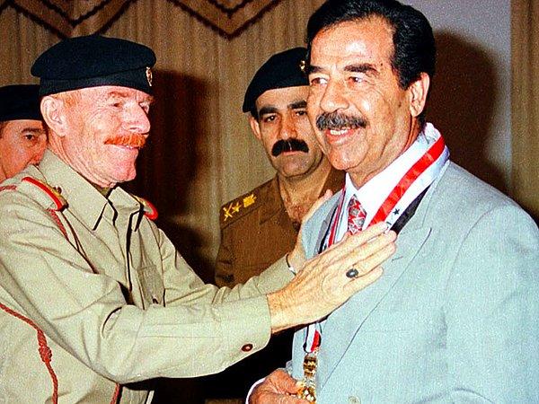 16. Saddam Hüseyin'e Detroit kentinin altın anahtarı verilmişti.