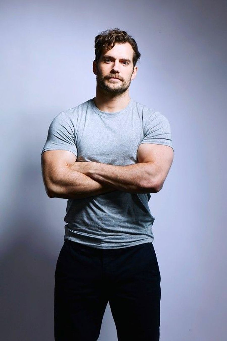 O Superman I Degil Superman Onu Oynasaydi Keske Muhtesem Yakisikliligiyla Kan Sekerinizi Dusurecek Adam Henry Cavill Onedio Com