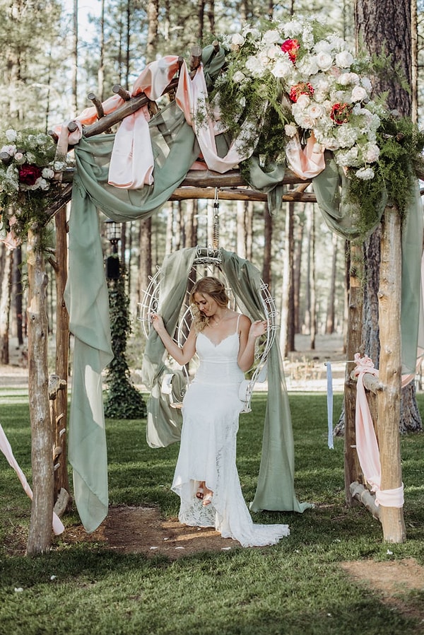 1. Повстречавшись 5 лет, Хайди и Вал Жерельев наконец решили пожениться