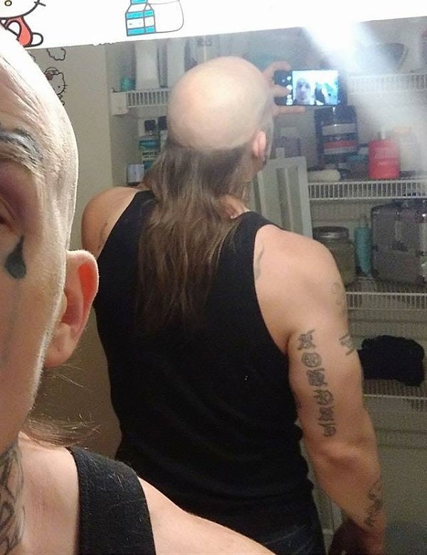 22. И не жарко ему в такой зной?