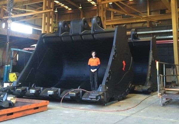 6. Размерчик эскаватора впечатляет, однако 🤔