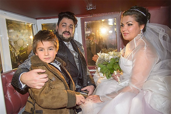 11. Анна Нетребко и сын Тьяго