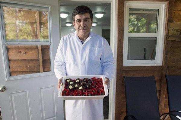 Essam Hadhad, Suriye'de savaş başlamadan önce 30 yıldır çikolata üretiyordu.