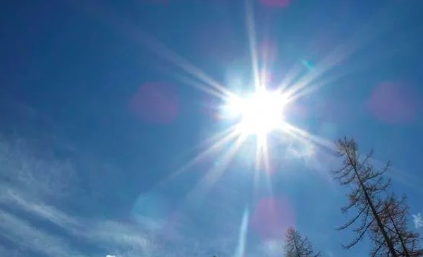 2. Наше солнце является: