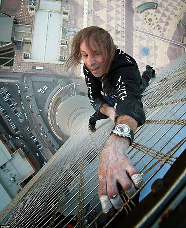 10. Ну вот что он там забыл, спрашивается!