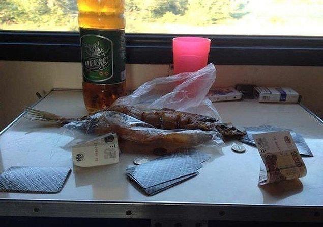 Вагончик тронется... Фото, которые докажут, что путешествовать поездами в России - занятие не для слабонервных