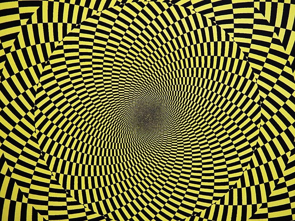 4. А эта оптическая иллюзия у вас движется?