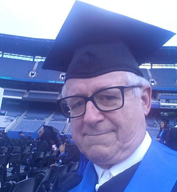 21. "100 yaşıma gelmeden mezun olmak tek amacımdı, 33 yıl aradan sonra başardım."