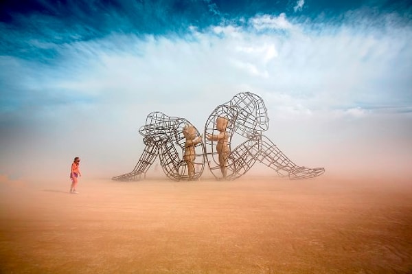 1. В чем заключается сущность человека?