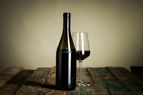 5. Венгрия: бутылка вина