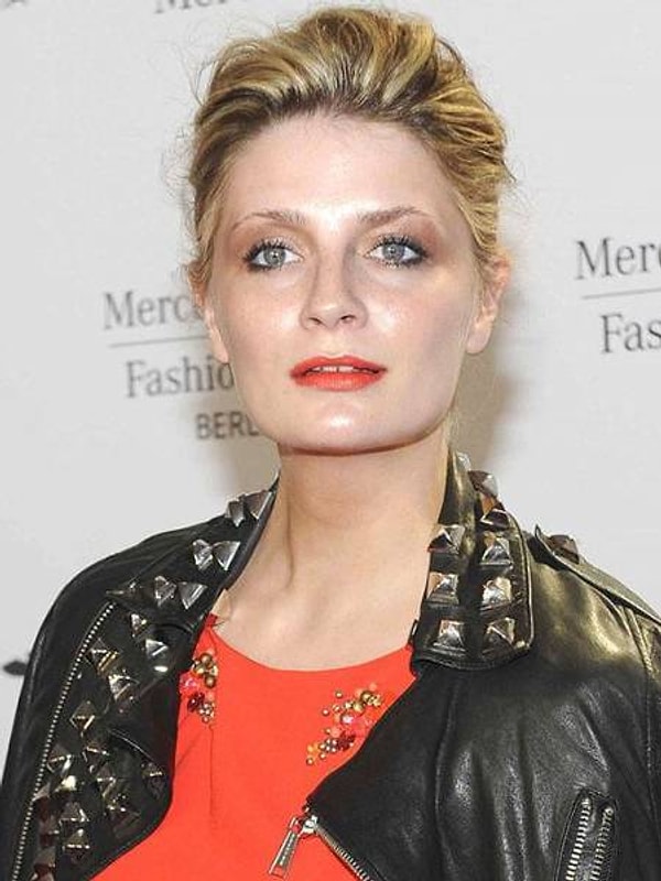 10. Миша Бартон